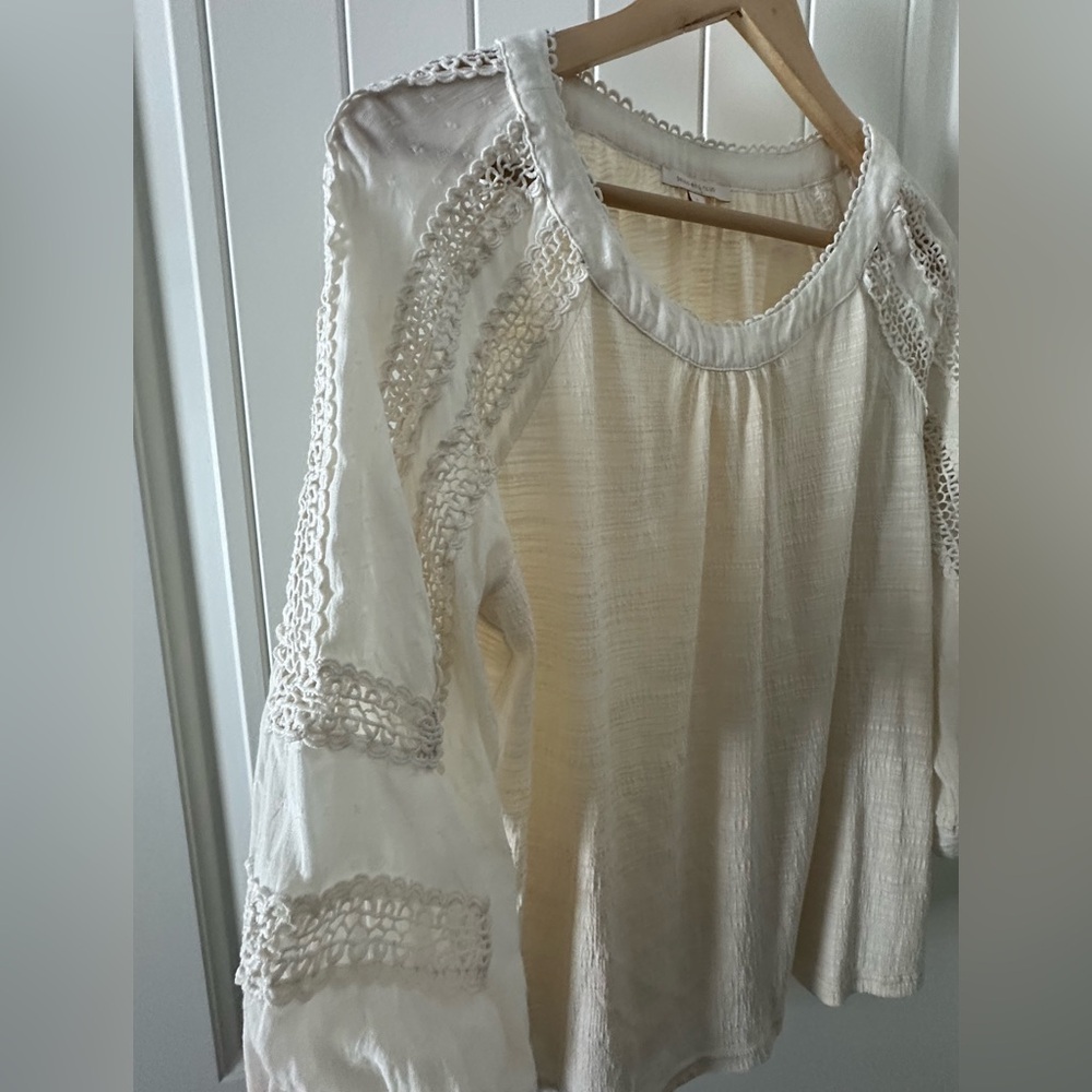 Pilgrim top Women’s cream colored